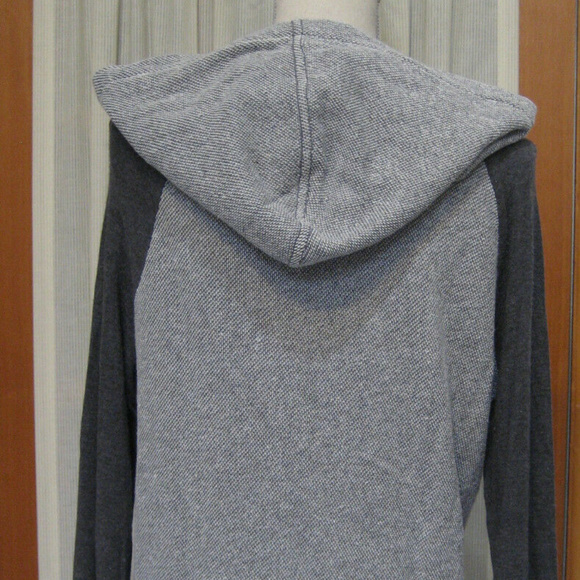 Anthropologie Bella Luxx Gray Hooded  L/S Top XS - Picture 6 of 8